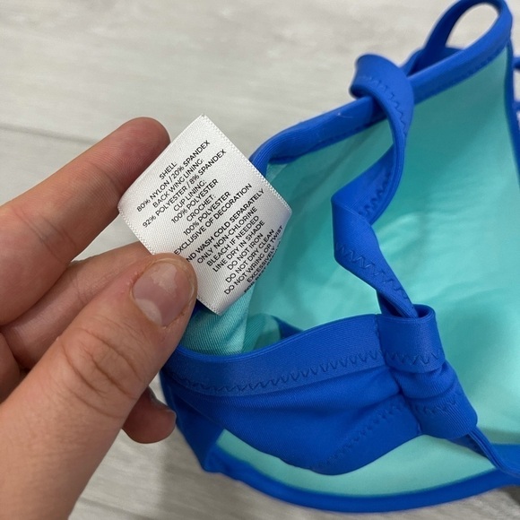 Shade & Shore Light Lift Crochet Bikini Top Blue - Picture 9 of 10